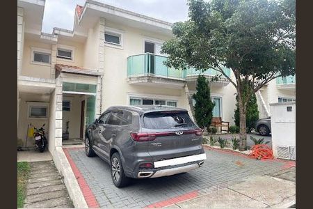 Casa à venda com 126m², 3 quartos e 2 vagas