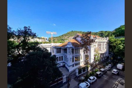 Apartamento à venda com 83m², 2 quartos e sem vaga