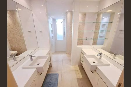 Apartamento à venda com 172m², 4 quartos e 1 vaga