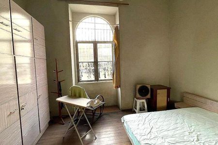 Casa à venda com 210m², 6 quartos e 3 vagas