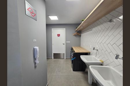 Studio à venda com 27m², 1 quarto e sem vaga Studio à venda com 27m², 1 quarto e sem vagaLavanderia