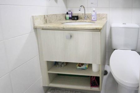 Apartamento à venda com 55m², 2 quartos e 1 vaga Apartamento à venda com 55m², 2 quartos e 1 vagaBanheiro da Suíte