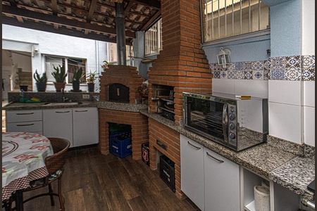 Casa à venda com 210m², 6 quartos e 2 vagas Casa à venda com 210m², 6 quartos e 2 vagasEspaço Gourmet
