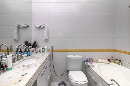 Casa à venda com 210m², 6 quartos e 2 vagas Casa à venda com 210m², 6 quartos e 2 vagasBanheiro da Suíte 3