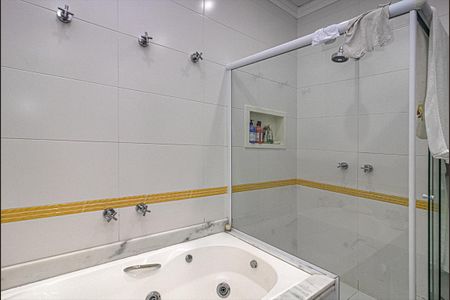 Casa à venda com 210m², 6 quartos e 2 vagas Casa à venda com 210m², 6 quartos e 2 vagasBanheiro da Suíte 3