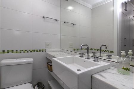 Casa à venda com 210m², 6 quartos e 2 vagas Casa à venda com 210m², 6 quartos e 2 vagasBanheiro da Suíte 2