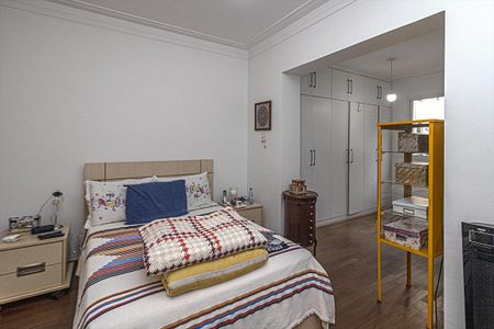 Casa à venda com 210m², 6 quartos e 2 vagas Casa à venda com 210m², 6 quartos e 2 vagasSuíte 1