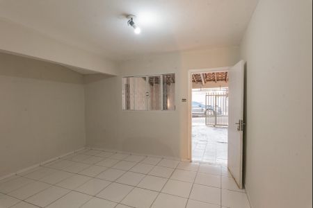 Casa à venda com 118m², 2 quartos e 2 vagas Casa à venda com 118m², 2 quartos e 2 vagasSala