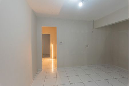 Casa à venda com 118m², 2 quartos e 2 vagas Casa à venda com 118m², 2 quartos e 2 vagasSala