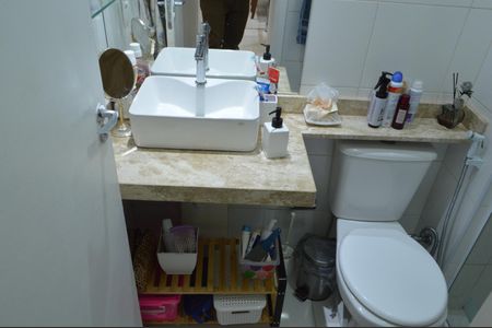 Apartamento à venda com 55m², 2 quartos e 1 vaga Apartamento à venda com 55m², 2 quartos e 1 vagaBanheiro da Suíte