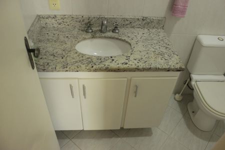 Apartamento à venda com 136m², 3 quartos e 3 vagasBanheiro da Suíte 1