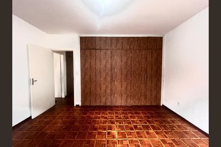 Casa à venda com 190m², 3 quartos e 1 vaga Casa à venda com 190m², 3 quartos e 1 vagaSuíte