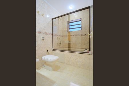 Casa à venda com 300m², 4 quartos e 4 vagasBanheiro da Suíte 1