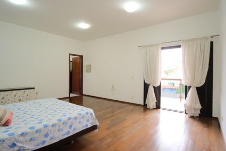 Casa à venda com 300m², 4 quartos e 4 vagasSuíte 3