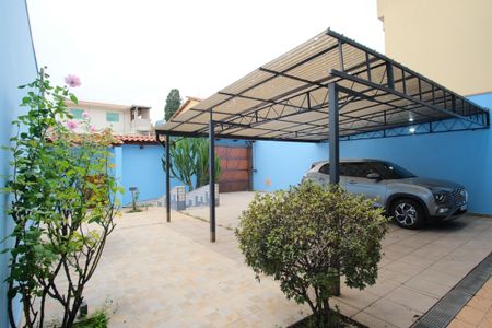 Casa à venda com 300m², 4 quartos e 4 vagasGaragem