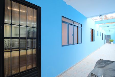 Casa à venda com 300m², 4 quartos e 4 vagasCorredor