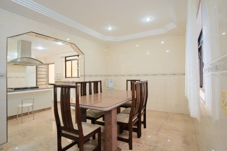 Casa à venda com 300m², 4 quartos e 4 vagasSala de Jantar