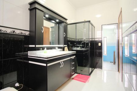 Casa à venda com 300m², 4 quartos e 4 vagasBanheiro da Suíte 3