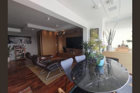 Apartamento à venda com 72m², 1 quarto e 2 vagas