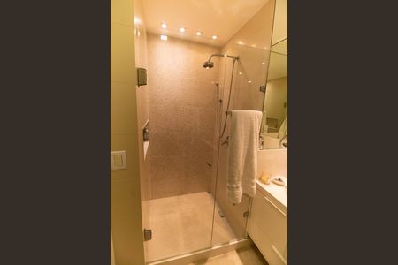 Apartamento à venda com 70m², 2 quartos e 1 vaga Apartamento à venda com 70m², 2 quartos e 1 vagaBanheiro Social