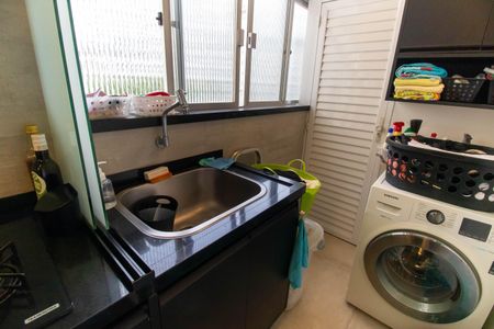 Apartamento à venda com 70m², 2 quartos e 1 vaga Apartamento à venda com 70m², 2 quartos e 1 vagaCozinha e Área de Serviço