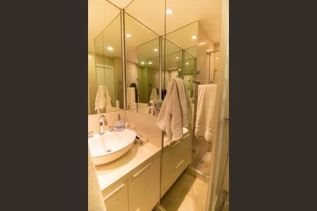 Apartamento à venda com 70m², 2 quartos e 1 vaga Apartamento à venda com 70m², 2 quartos e 1 vagaBanheiro Social