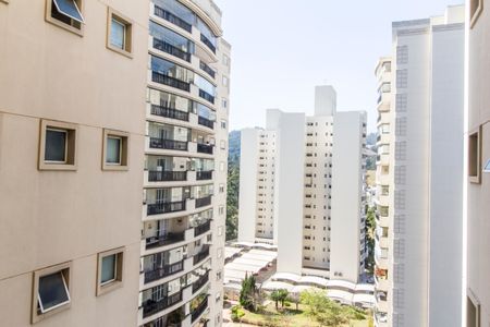 Apartamento à venda com 140m², 3 quartos e sem vagaVista