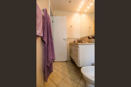 Apartamento à venda com 140m², 3 quartos e sem vagaBanheiro da Suíte