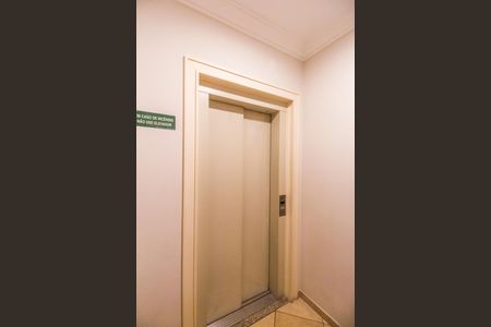 Apartamento à venda com 140m², 3 quartos e sem vagaHall social