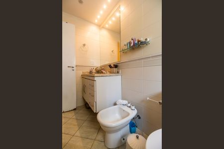 Apartamento à venda com 140m², 3 quartos e sem vagaBanheiro da Suíte