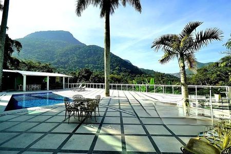 Casa à venda com 500m², 4 quartos e 5 vagas