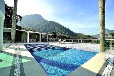 Casa à venda com 500m², 4 quartos e 5 vagas