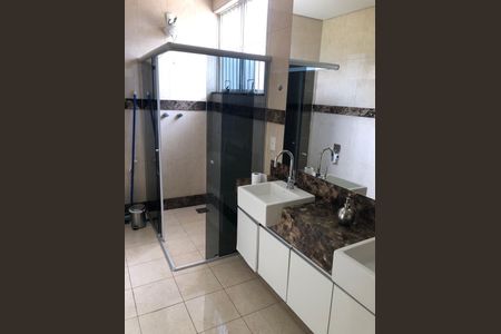 Casa à venda com 620m², 5 quartos e 6 vagas