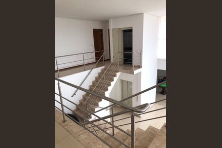 Casa à venda com 620m², 5 quartos e 6 vagas
