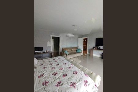 Casa à venda com 675m², 5 quartos e 3 vagas
