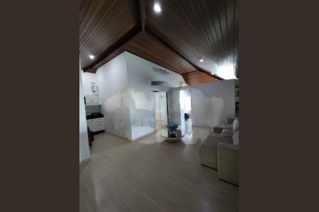Casa à venda com 675m², 5 quartos e 3 vagas