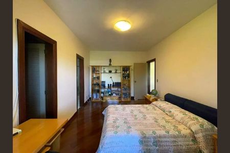 Casa à venda com 838m², 4 quartos e 8 vagas