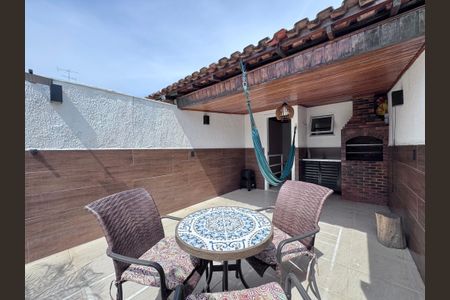 Casa à venda com 127m², 3 quartos e 1 vaga Casa à venda com 127m², 3 quartos e 1 vagaTerraço