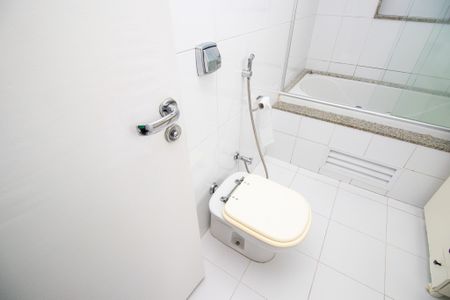 Apartamento à venda com 90m², 2 quartos e 1 vaga Apartamento à venda com 90m², 2 quartos e 1 vagaBanheiro da Suíte