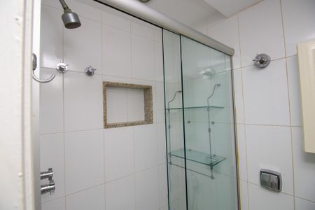 Apartamento à venda com 90m², 2 quartos e 1 vaga Apartamento à venda com 90m², 2 quartos e 1 vagaBanheiro de serviço