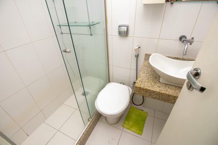 Apartamento à venda com 90m², 2 quartos e 1 vaga Apartamento à venda com 90m², 2 quartos e 1 vagaBanheiro de serviço