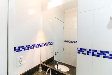 Casa de condomínio à venda com 130m², 3 quartos e 2 vagas Casa de condomínio à venda com 130m², 3 quartos e 2 vagasBanheiro da Suíte