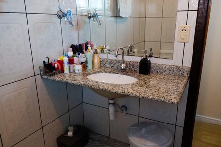 Casa de condomínio à venda com 184m², 3 quartos e 3 vagas Casa de condomínio à venda com 184m², 3 quartos e 3 vagasBanheiro