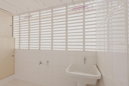 Apartamento à venda com 115m², 2 quartos e 1 vagaÁrea de Serviço