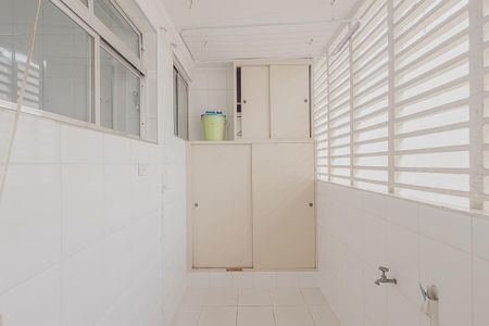 Apartamento à venda com 115m², 2 quartos e 1 vagaÁrea de Serviço