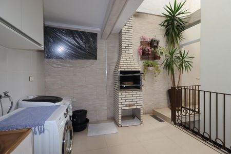 Casa à venda com 239m², 3 quartos e 5 vagasÁrea de Serviço