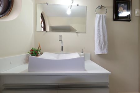 Casa à venda com 239m², 3 quartos e 5 vagasLavabo