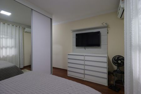 Casa à venda com 239m², 3 quartos e 5 vagasSuíte