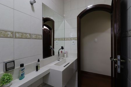 Casa à venda com 239m², 3 quartos e 5 vagasBanheiro Social