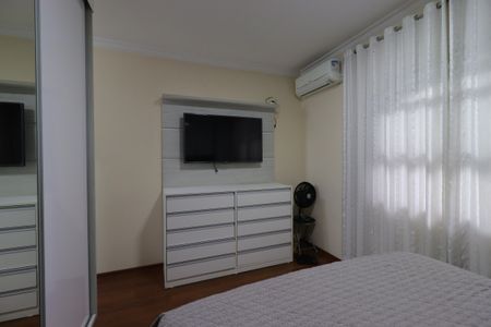 Casa à venda com 239m², 3 quartos e 5 vagasSuíte